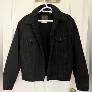 Levi’s Sherpa trucker jacket M